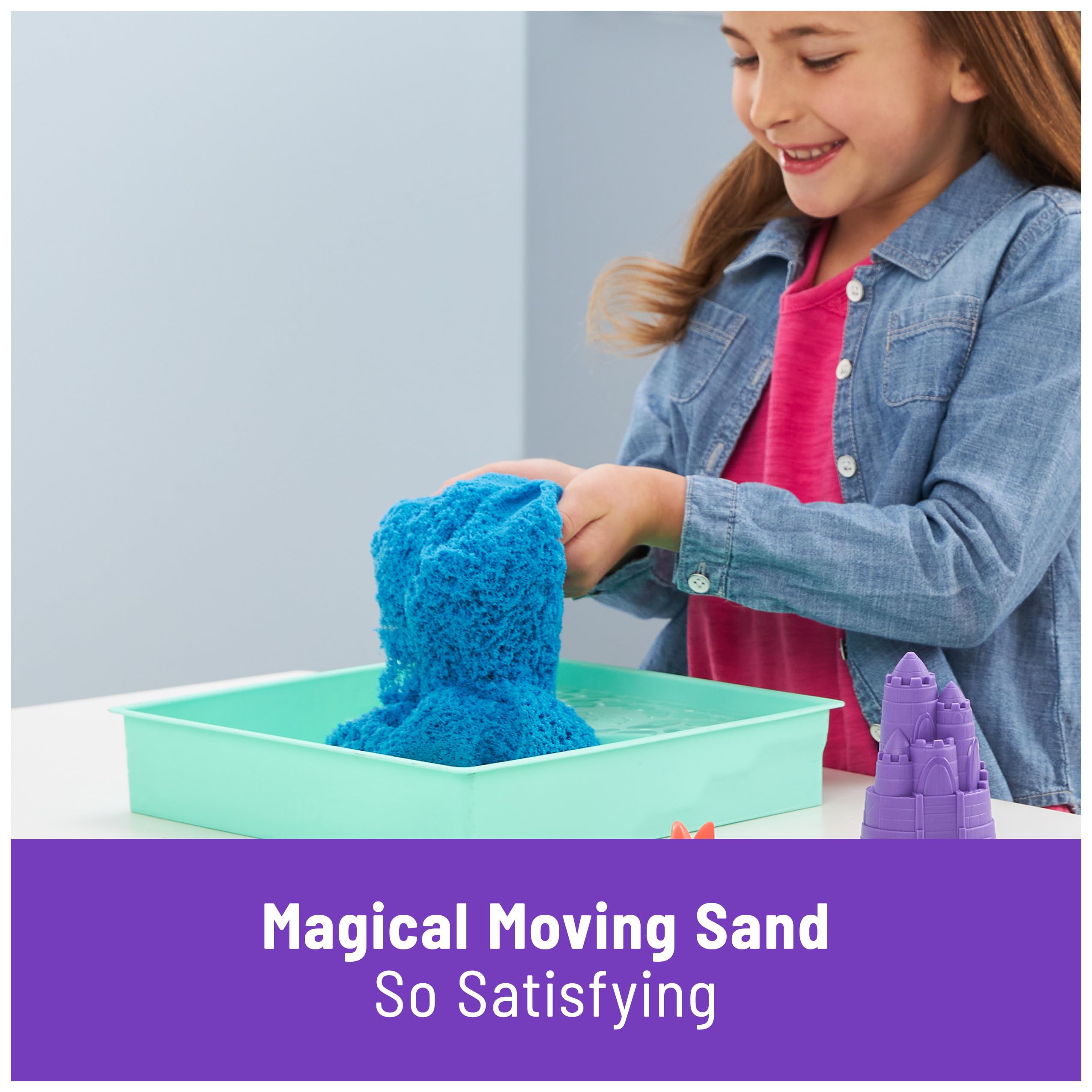 Kinetic Sand flow close-up highlighting satisfying texture and repeat play.