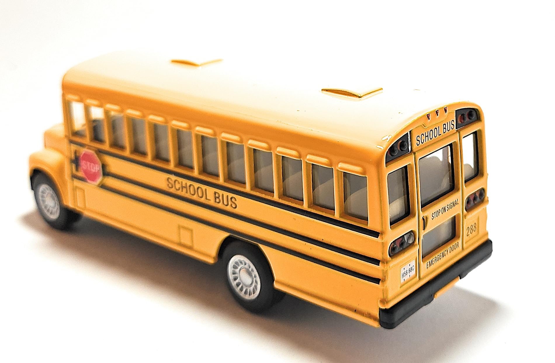 Front detail on KiNSMART KiNSFUN yellow bus highlights bright paint and windows.