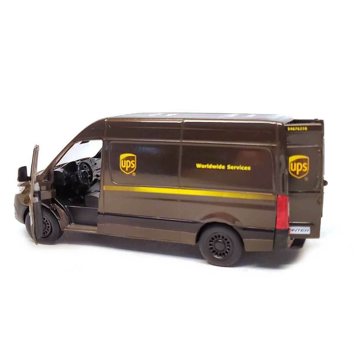 KiNSMART Sprinter UPS pull-back action adds quick movement