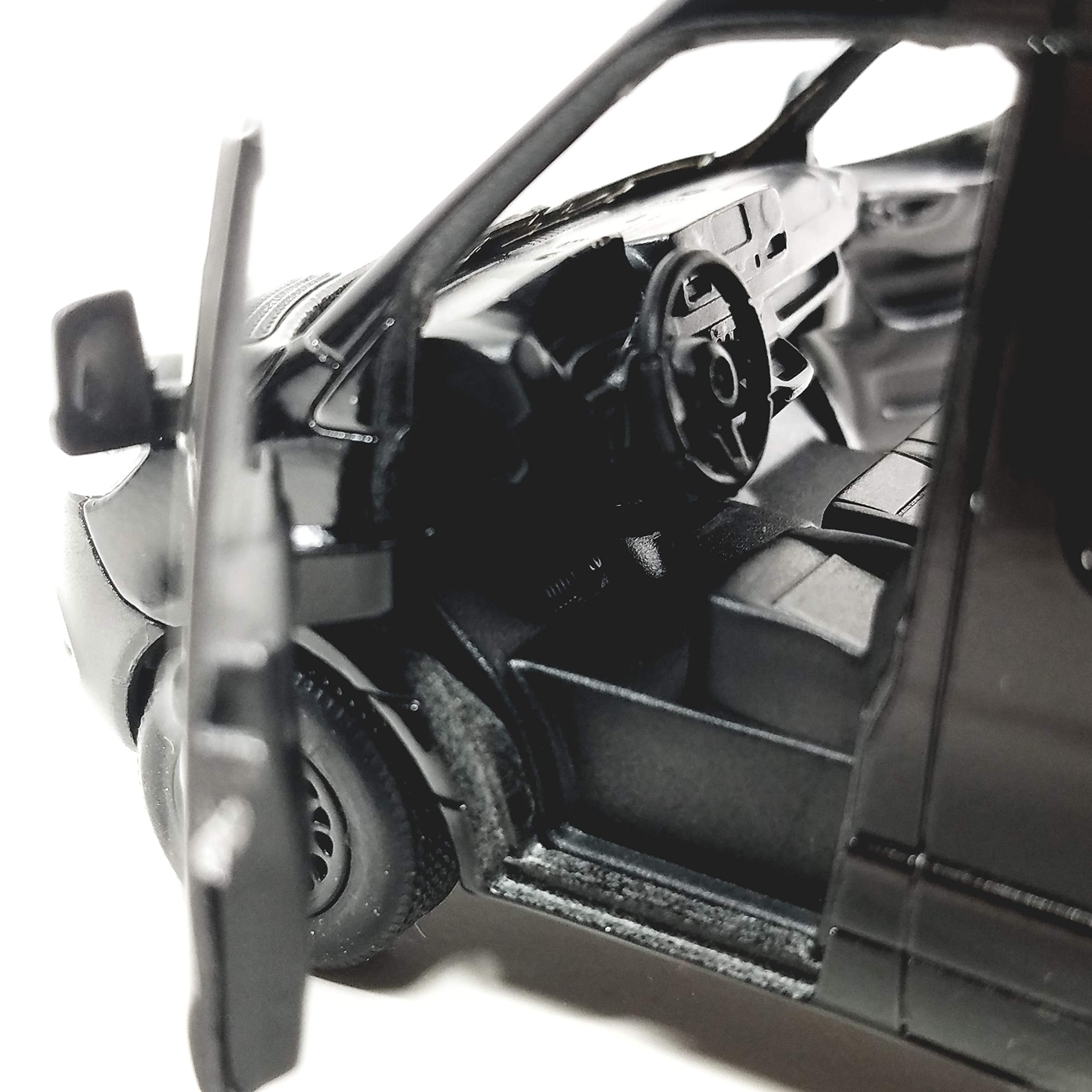 KiNSMART Sprinter rubber tires enhance authentic proportions and handling on display.