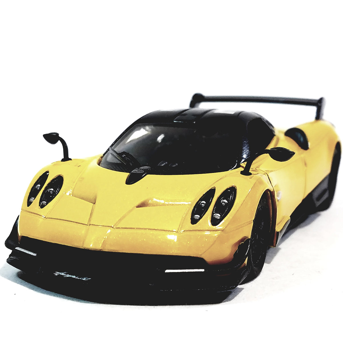 KiNSMART Pagani Huayra BC front view with metallic finish for display.