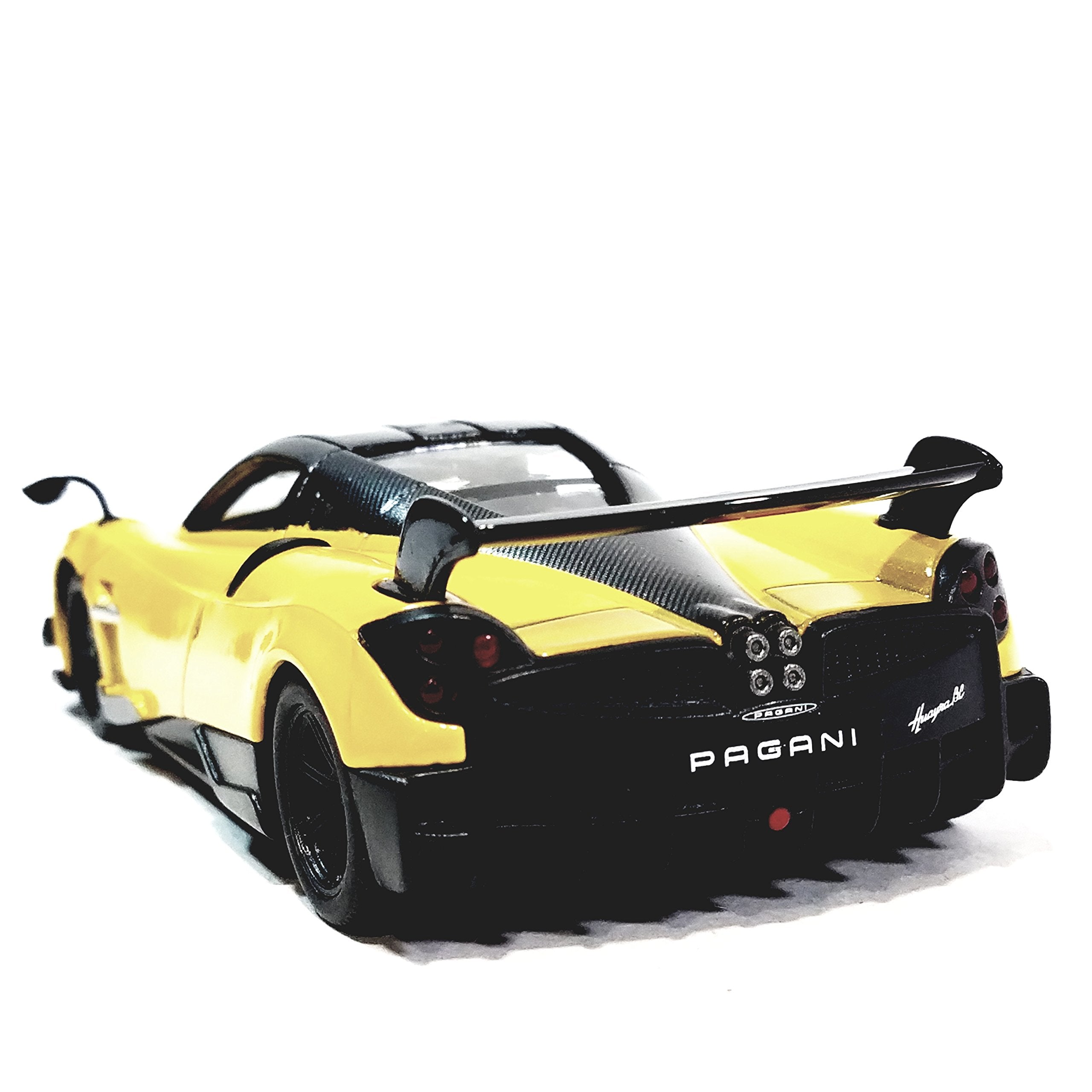 KiNSMART Pagani Huayra BC metallic yellow finish enhances display.