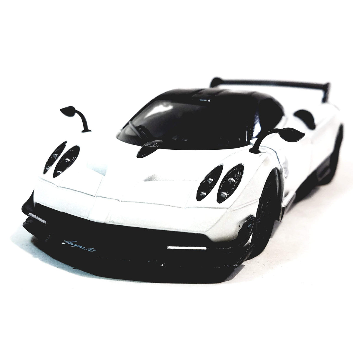 KiNSMART Pagani Huayra BC model front-angle view with metallic finish for display
