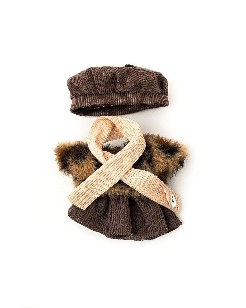 KIYEREE Lububu 17cm doll outfit scarf provides warmth and detail.