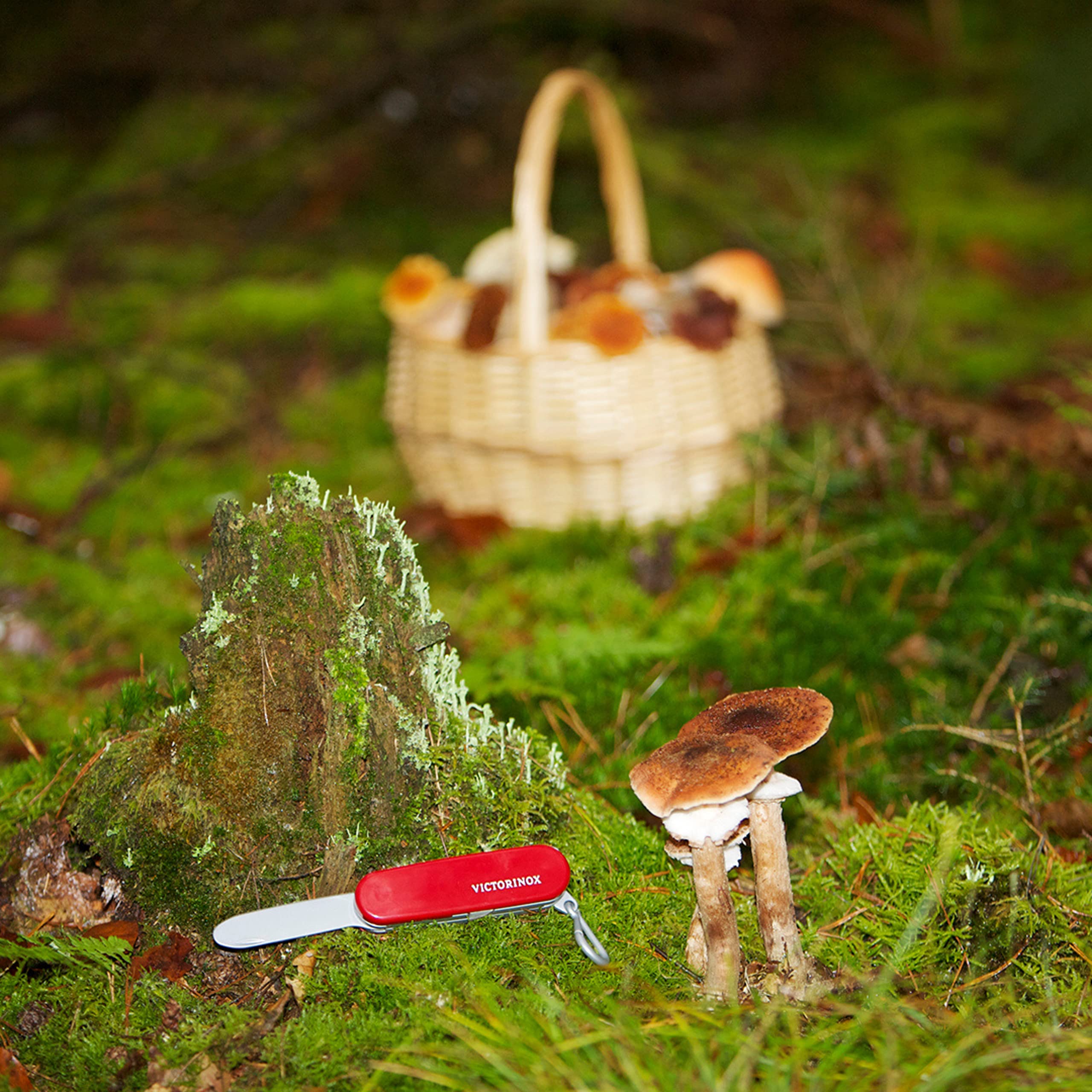 Klein Victorinox pocket knife toy includes plastic utensils for imaginative tasks.