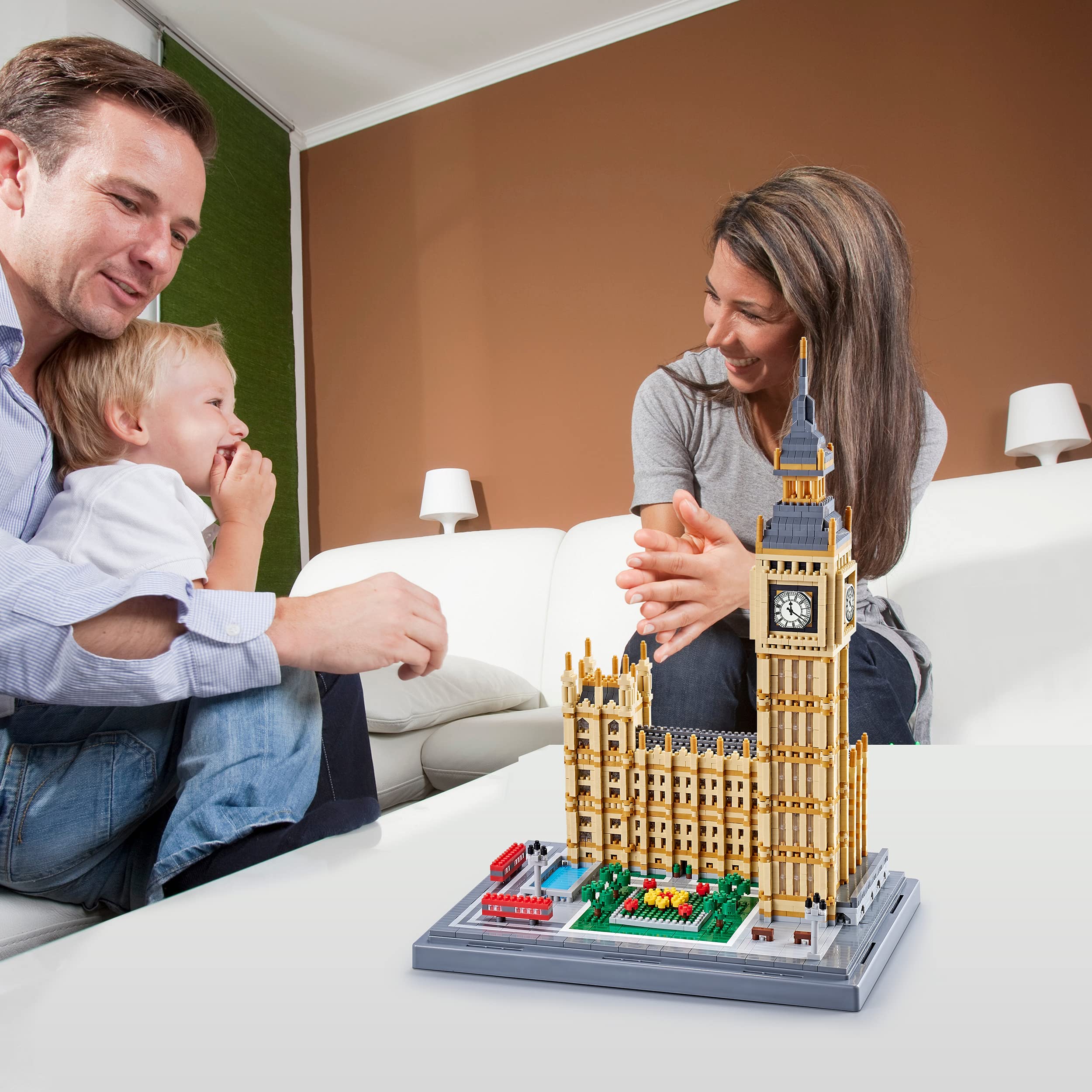 KLMEi Micro model kit crafted for adults seeking precise mini architecture.