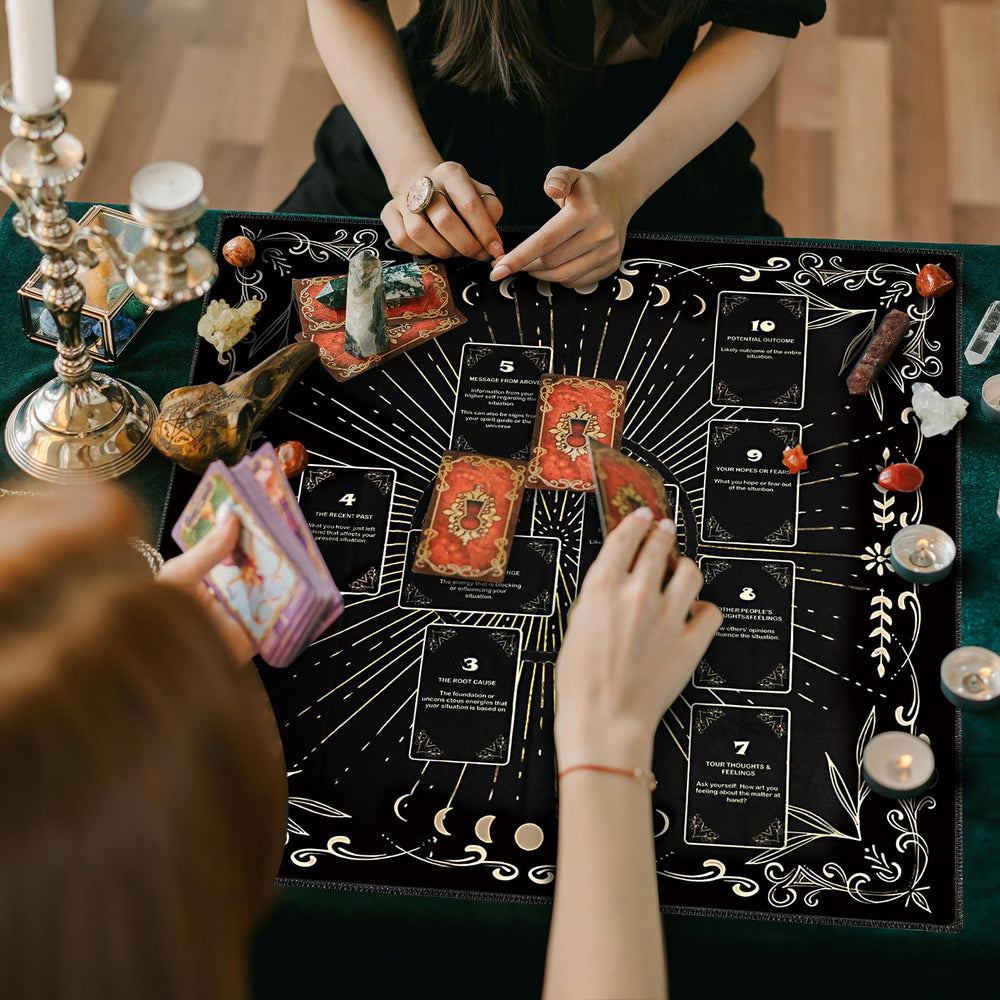 Knana velvet cloth suits beginners to experienced readers for elegant sessions.