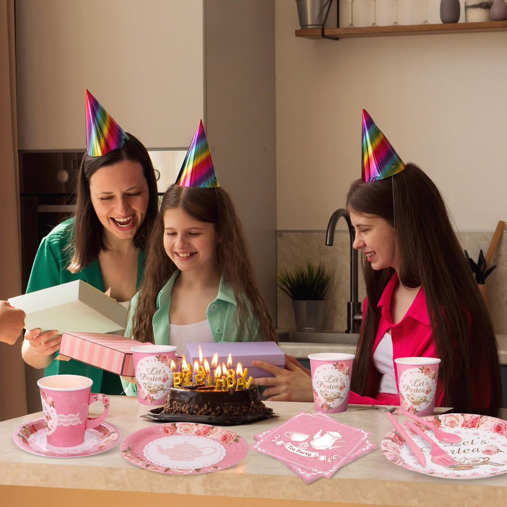 Kochorie floral disposable dinnerware enhances party decor.