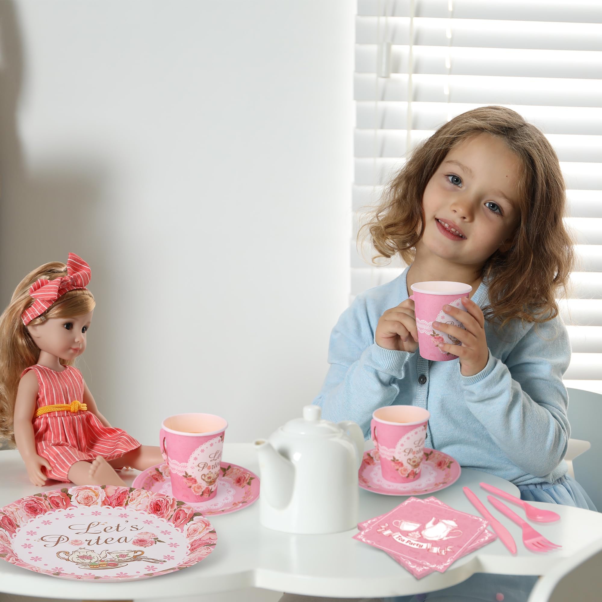 Kochorie three-size plates cover meals, desserts, and beverages smoothly.