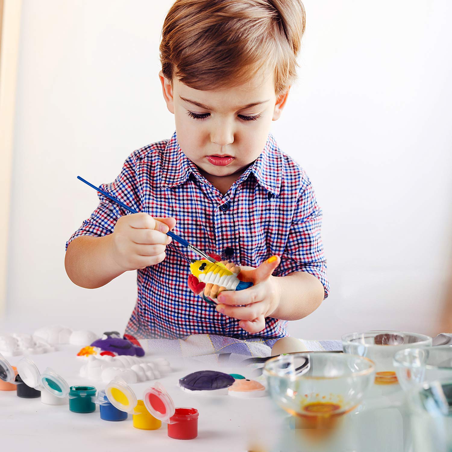 KODATEK non-toxic plaster craft set ensures safe at-home art sessions.
