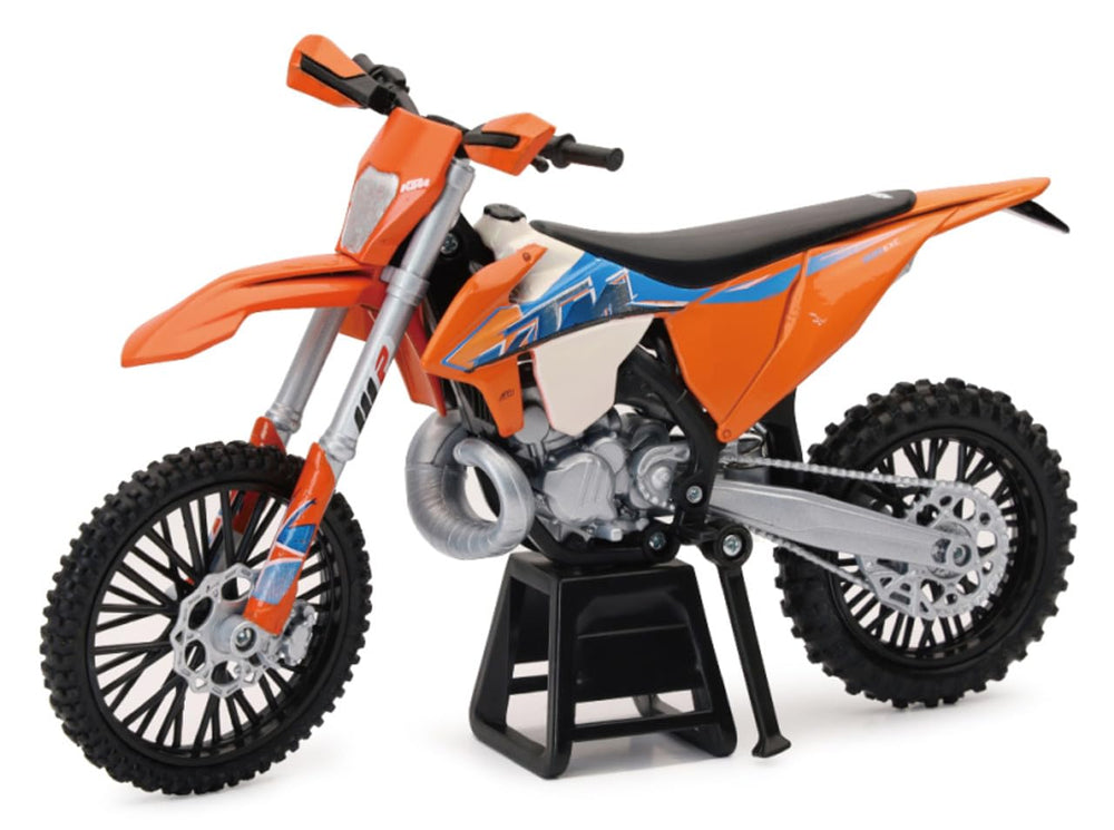 KTM 1:12 scale die-cast Enduro side view shows authentic silhouette.