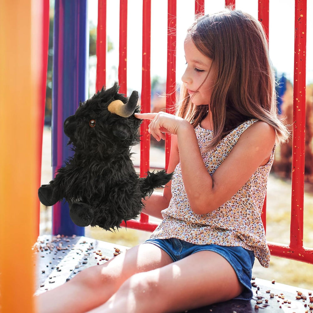 Kulupu Highland Cow Plush pillow usage demonstrates versatile nursery or sofa decor.