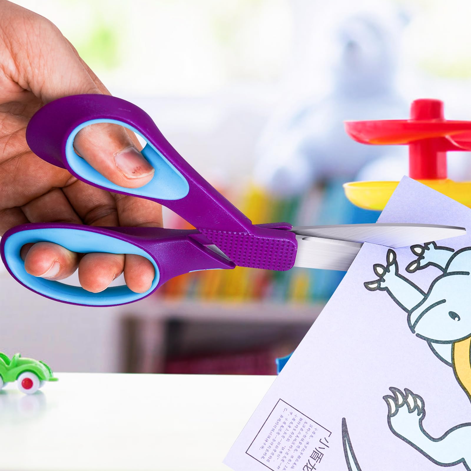 KUONIIY left-handed scissors ergonomic design supports four-finger grip.