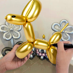 KUULBELA gold metallic balloons add shimmer to wedding and party decor.