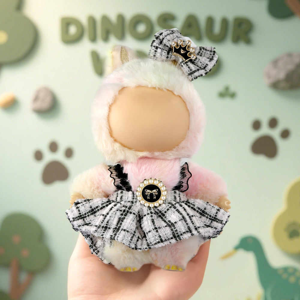 La Bubu 17cm doll bow tie adds a charming finishing touch for dress-up.