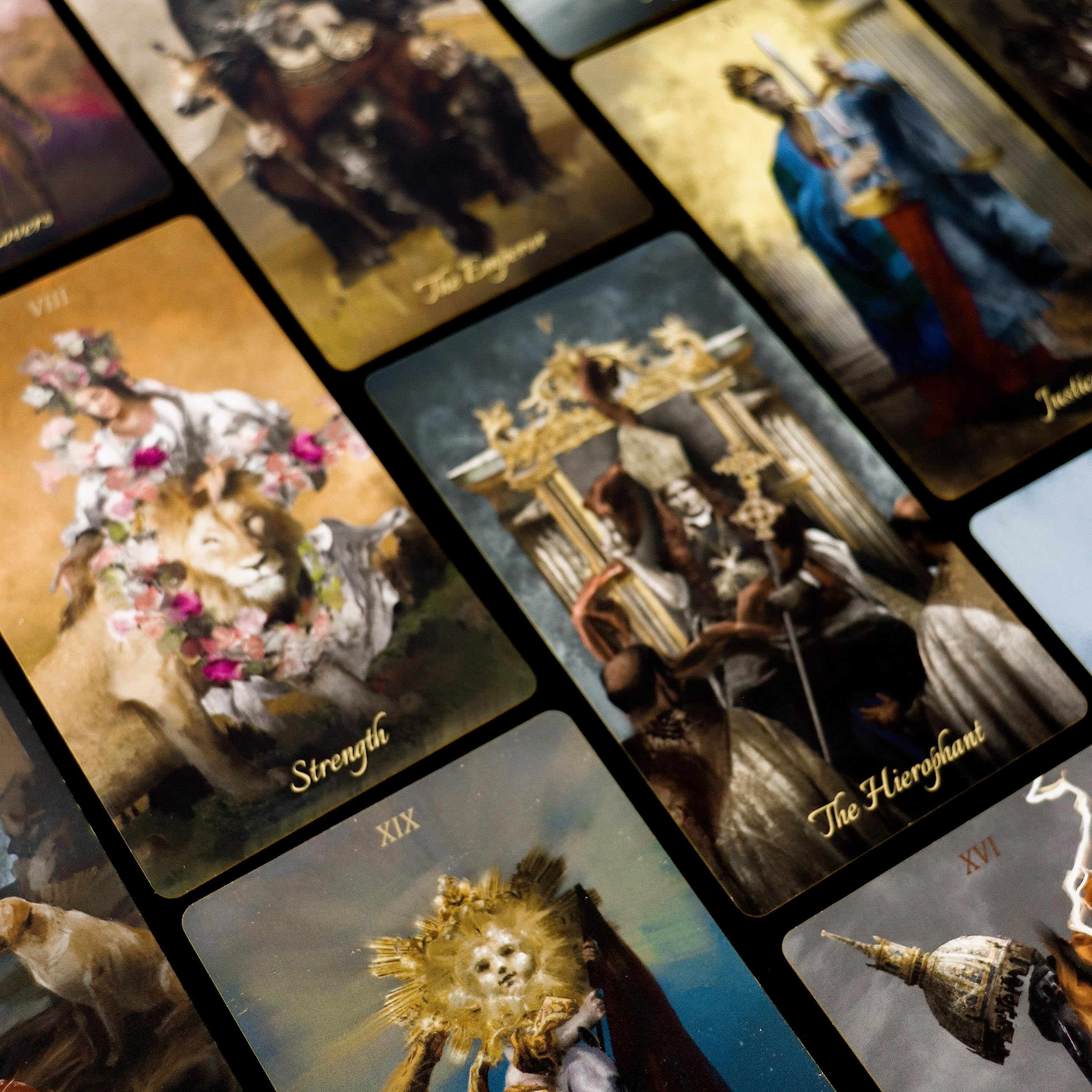 La Muci Baroque Gold Foil Tarot deck face detail highlights ornate artistry for immersive readings.