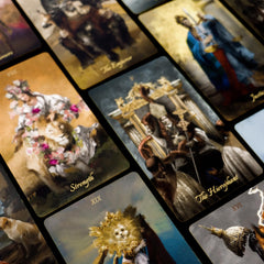 La Muci Baroque Gold Foil Tarot deck face detail highlights ornate artistry for immersive readings.