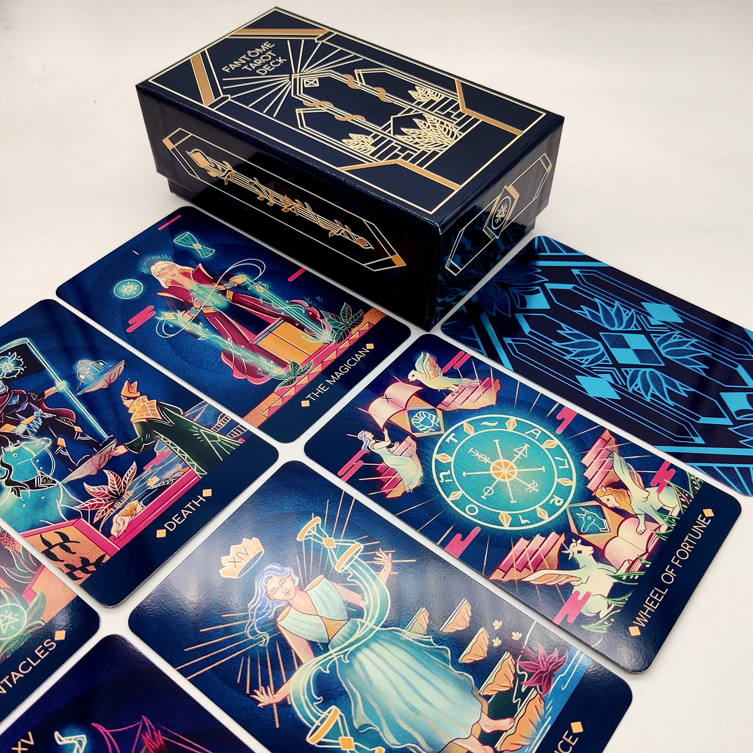 La Muci Fantome minor arcana cards with clean layouts for quick readings.
