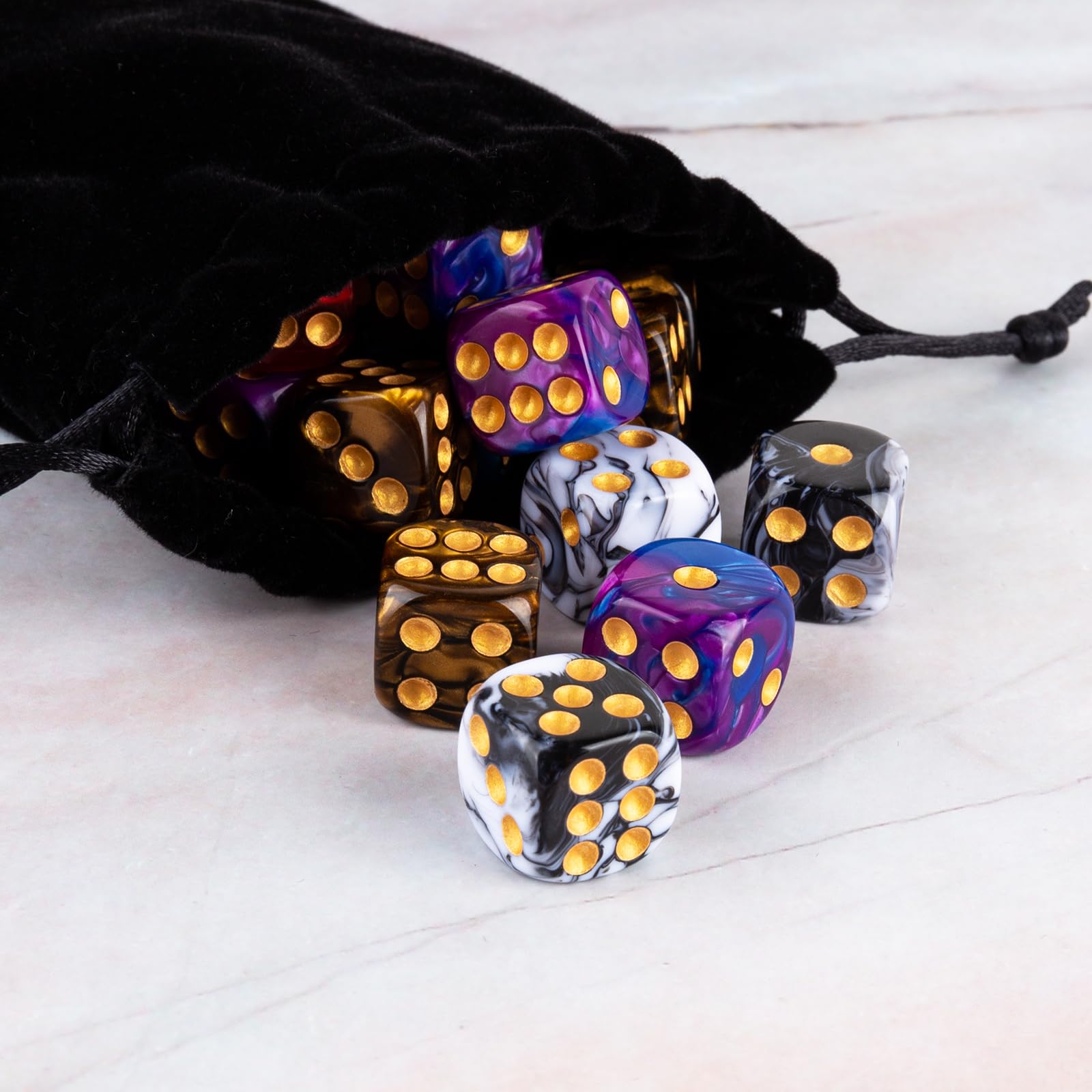LAMJAM flannelette bag keeps dice organized and portable