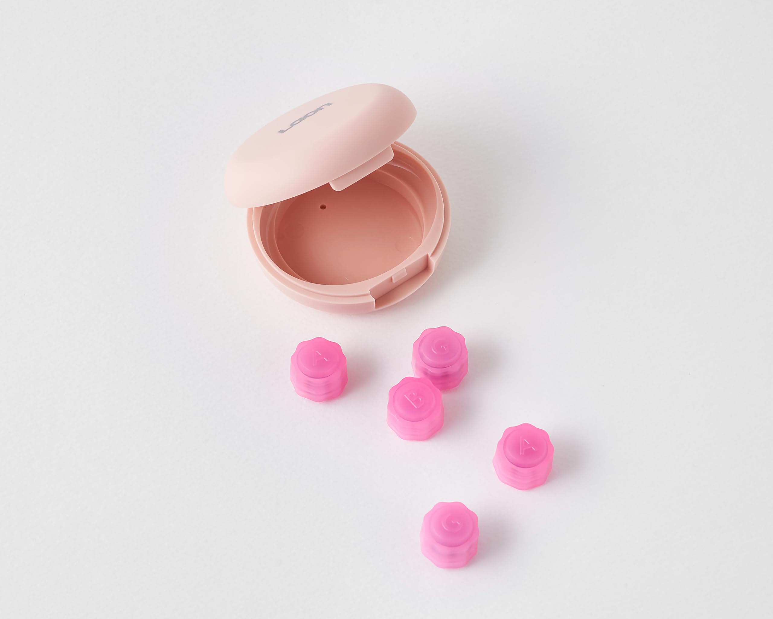 LAON90 Gonggi red stones for vibrant, tactile gameplay.