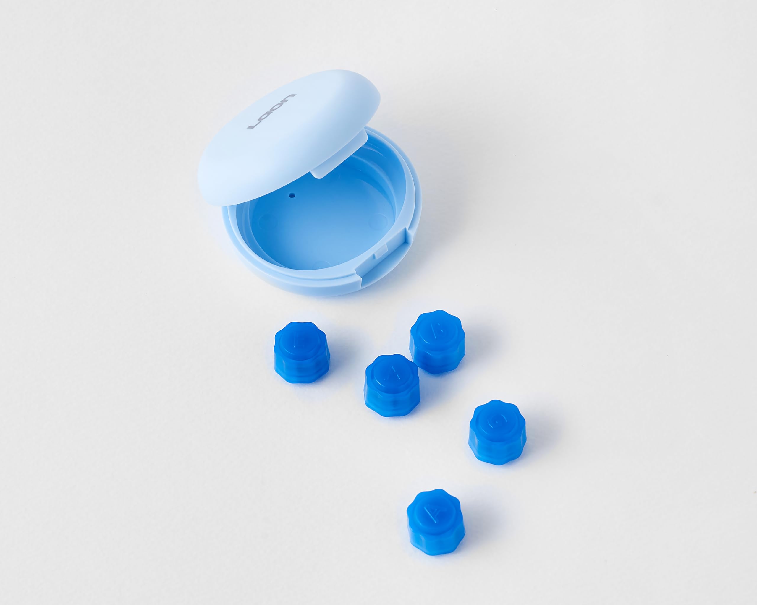 LAON90 Gonggi pocket case open, easy setup for spontaneous group games.