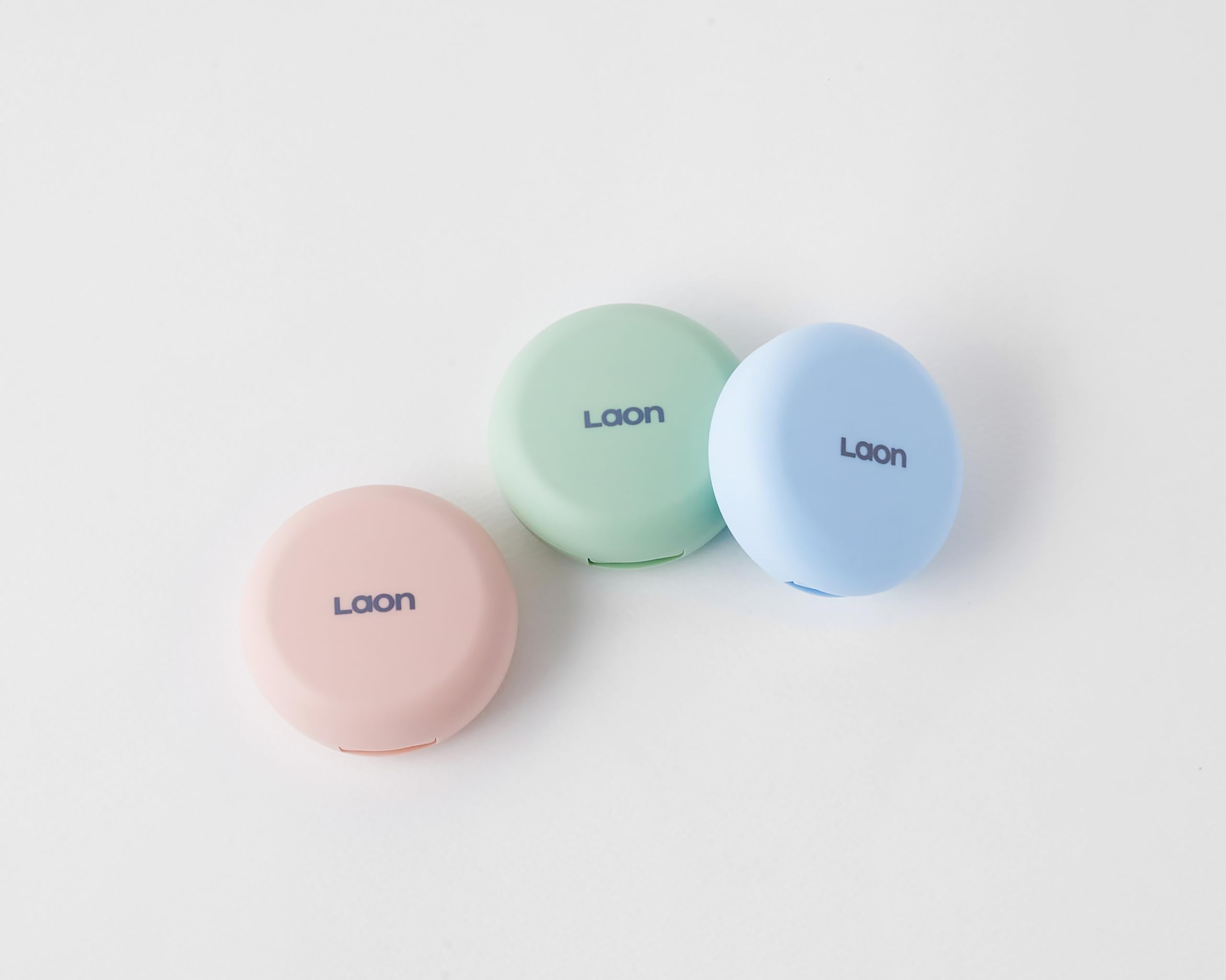 Open pocket-case for LAON90 Gonggi shows easy storage.