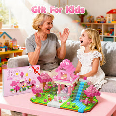 Laoren blocks are easy for young hands to connect, encouraging cooperative play