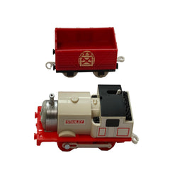 LATUROP Thomas and Friends train engine connectors demonstrate attach-and-build play.