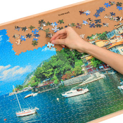 Premium cardboard from Lavievert resists wear during long play sessions.