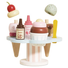 Le Toy Van Carlo's Gelato ice cream stand with three scoops sparks imaginative play.