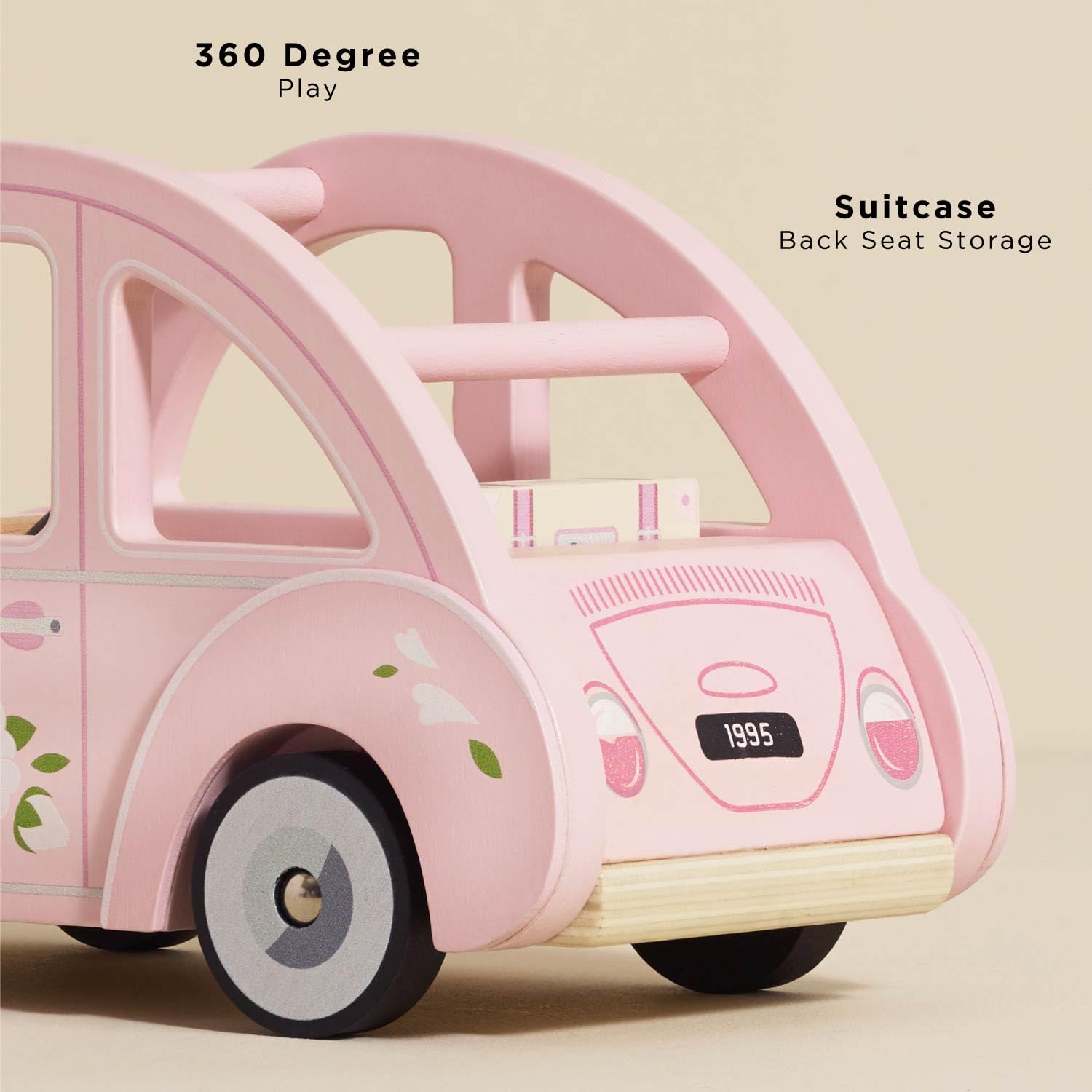 Front view of Sophie's car showing retro design that complements Daisylane sets.