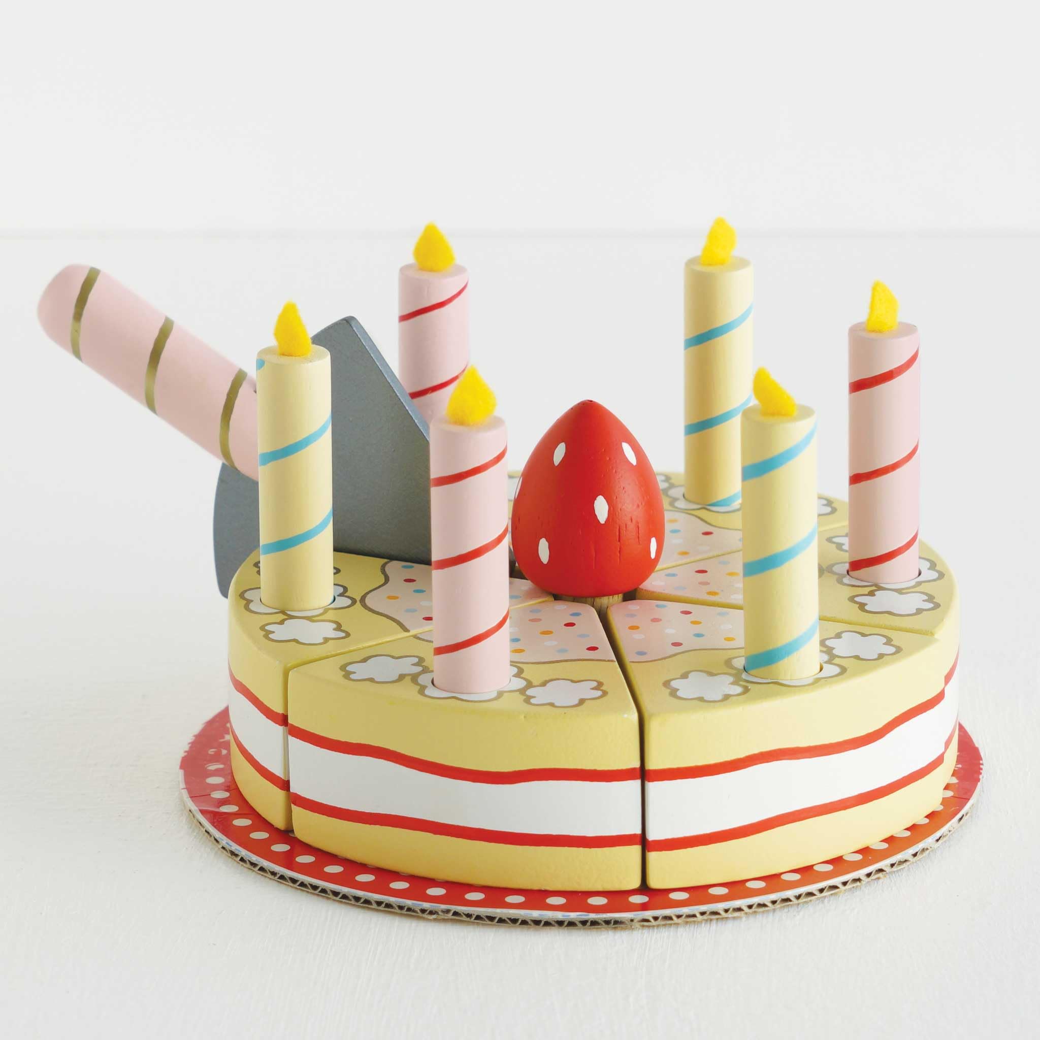 Le Toy Van Honeybake six candles for festive pretend celebrations.