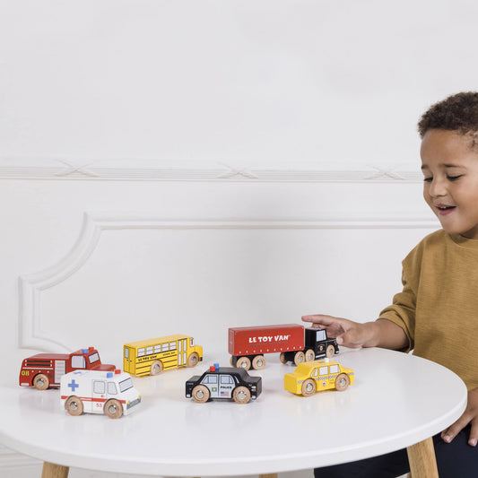 Le Toy Van New York car set fire truck ready for dynamic rescue stories