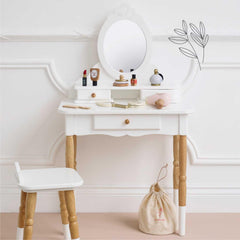 Le Toy Van hand mirror supports imaginative beauty play and fine motor skills.