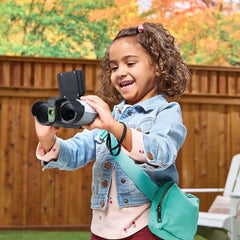 Capture and store nature photos from journeys with built-in screen