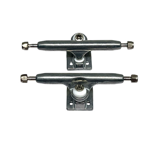 LEEFAI Pro 29mm raw metal trucks with inverted kingpin for improved stability.