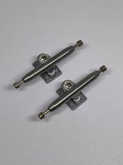 LEEFAI Pro 32mm raw metal trucks for balanced fingerboard control.