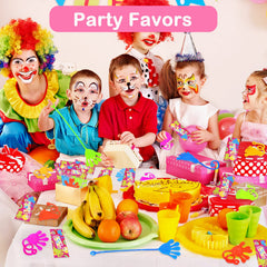 Leetous sticky hands green: versatile party favor for kids' events and crafts.