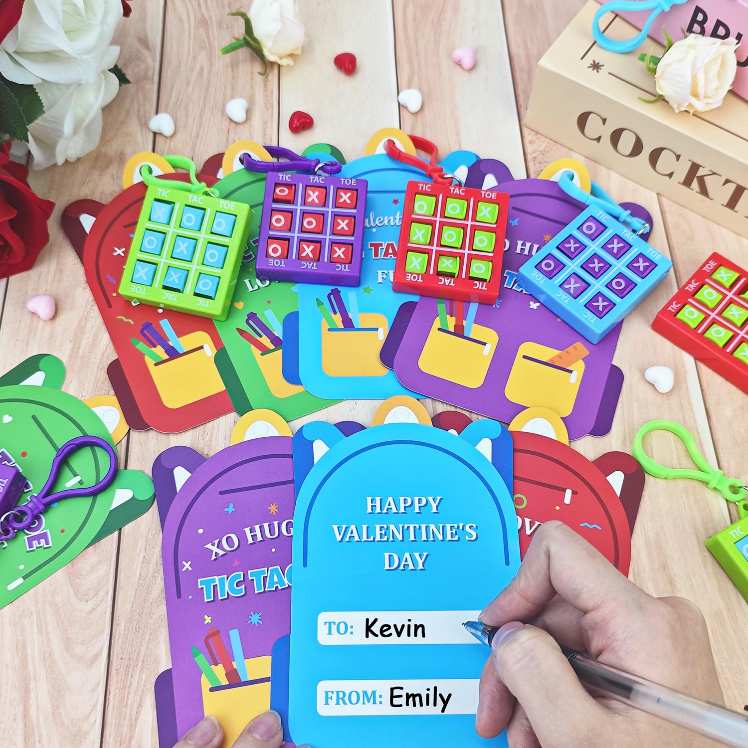 Leetous packaging displays a ready-to-gift 28-piece set.