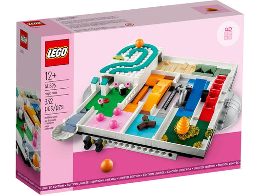 LEGO 40596 Magic Maze grassland with red bridge enhances concentration.