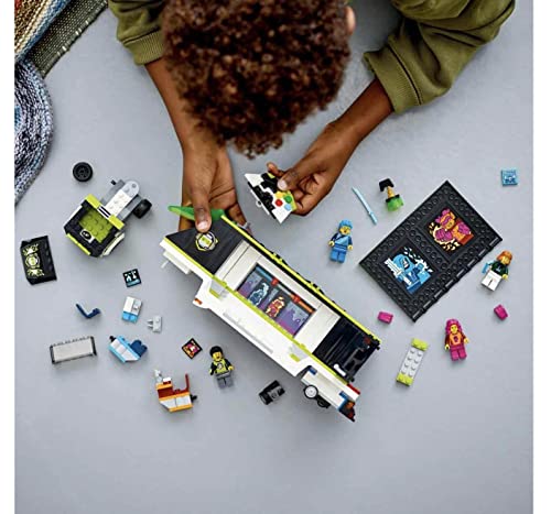 LEGO City 60388 reveal-scene captures dynamic build-and-play moments.