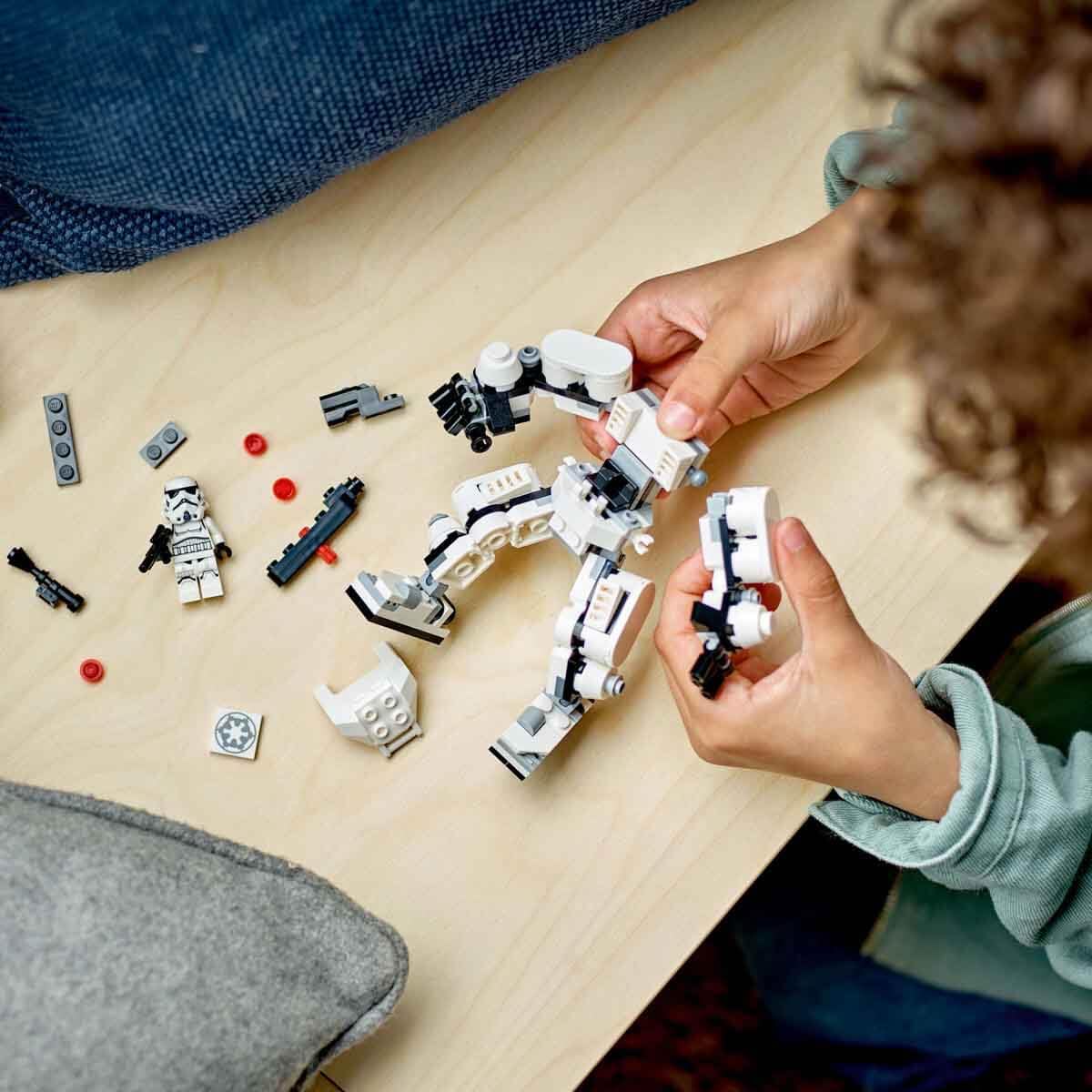 LEGO 75370 Stormtrooper Robot display-ready for Star Wars fans