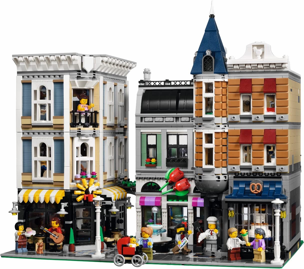 LEGO Creator Expert Assembly Square rooftop terrace offers outdoor coffee area and seating.