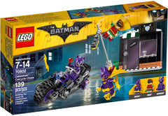 LEGO Batman Catwoman Catcycle Chase catcycle action for fast, imaginative pursuit play.