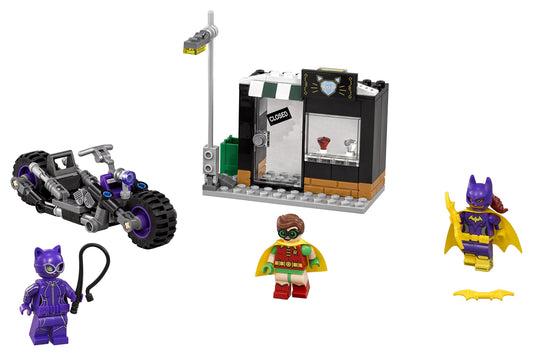 LEGO Batman Catwoman Catcycle Chase jewelry-store diorama offers a bright, storytelling scene.