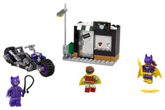 LEGO Batman Catwoman Catcycle Chase jewelry-store diorama offers a bright, storytelling scene.