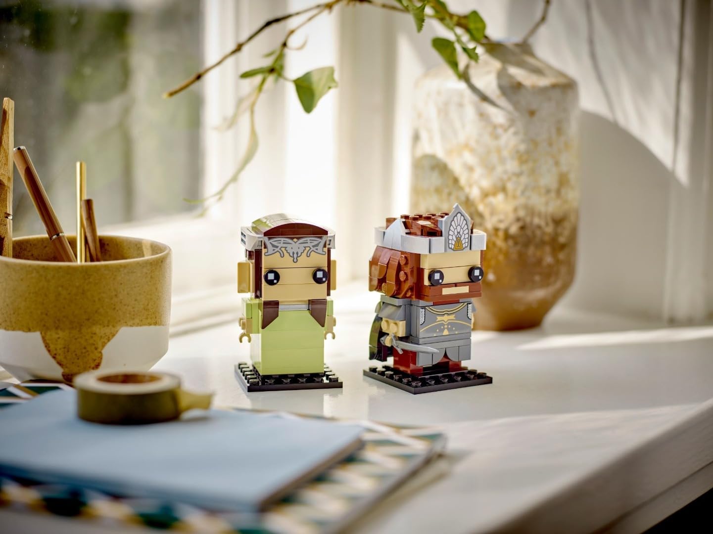 LEGO BrickHeadz Aragorn & Arwen display setup enhances any shelf