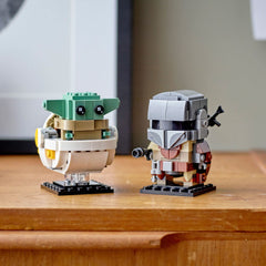 LEGO BrickHeadz hoverpram floats on four transparent elements for dynamic display.
