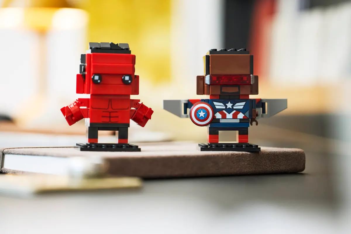 LEGO BrickHeadz Red Hulk front view for dynamic display