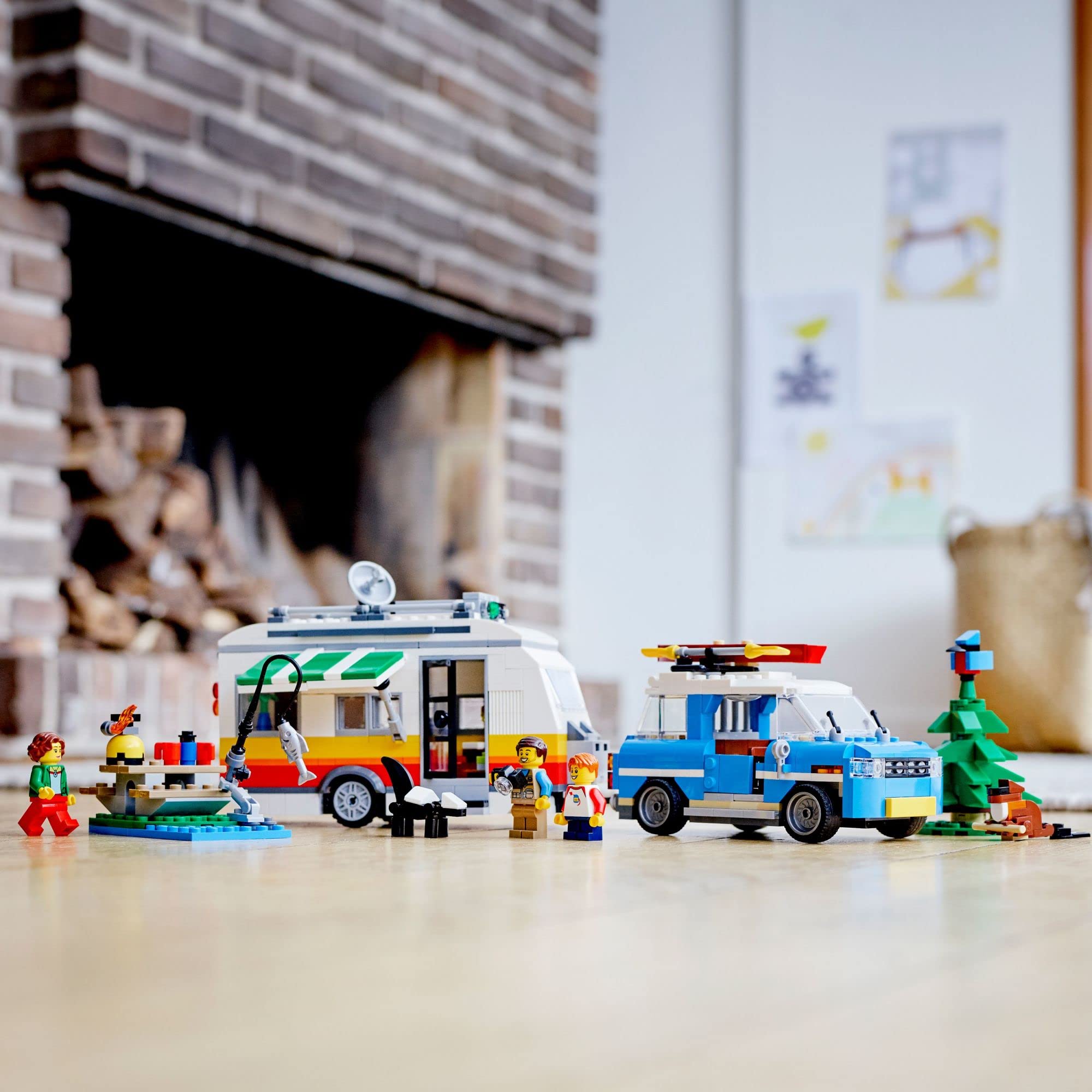LEGO Creator 3in1 31108 kitchen and toilet details for authentic camping scenes